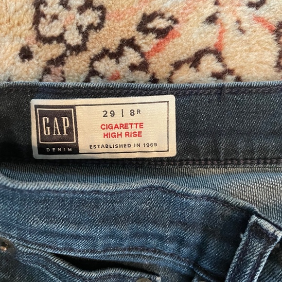 Never worn-  size 6R/27 - GAP high rise cigarette jeans - Picture 3 of 6